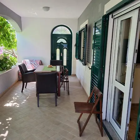 Summer House 