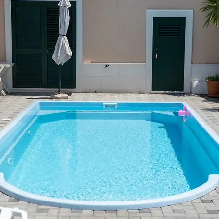 Summer House 