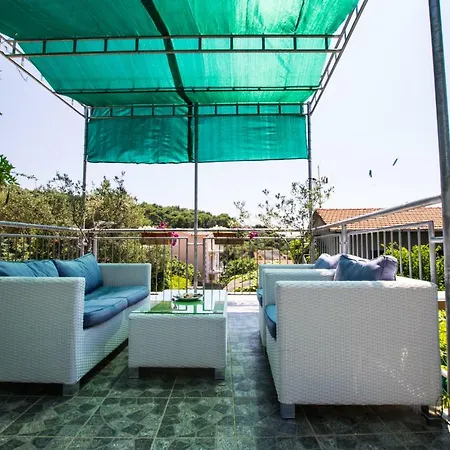 Summer House 